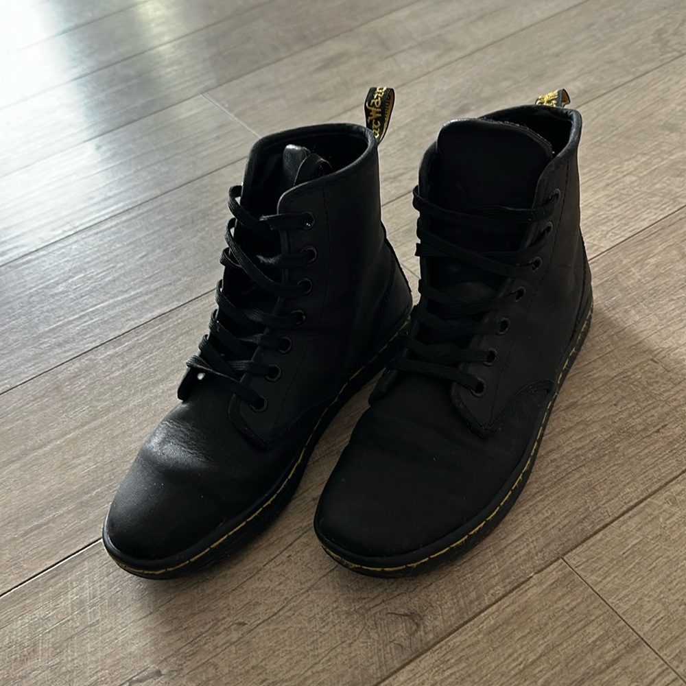 Dr Marten’s matte black boot